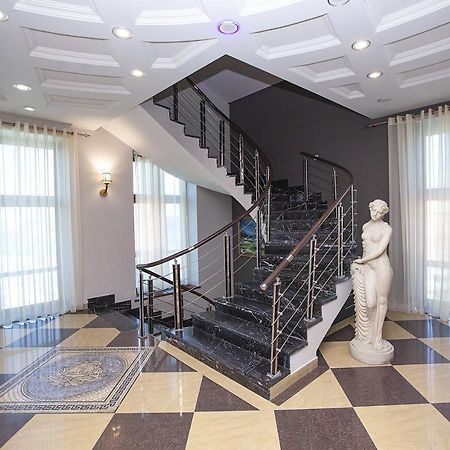 Golden Seconds Hotel Yerevan Exterior foto