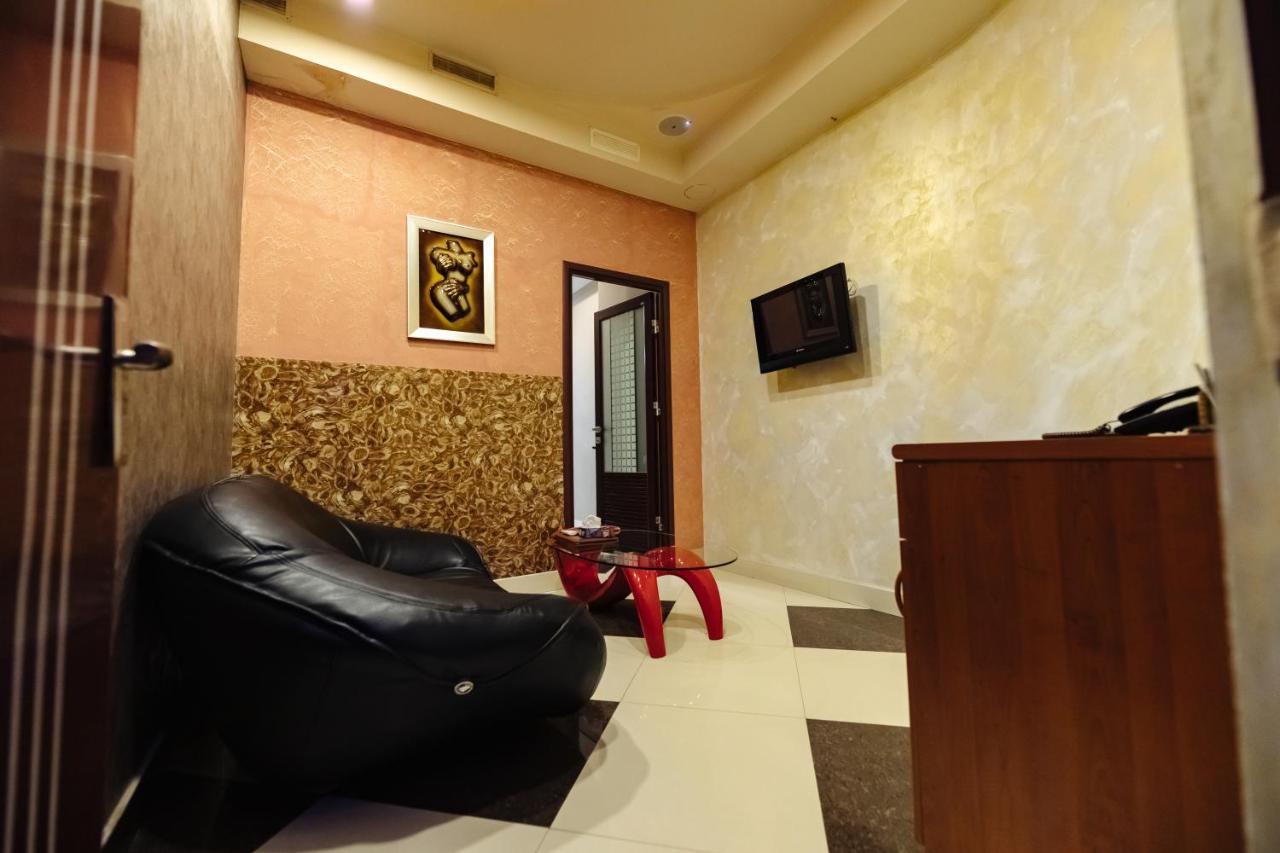 Golden Seconds Hotel Yerevan Exterior foto