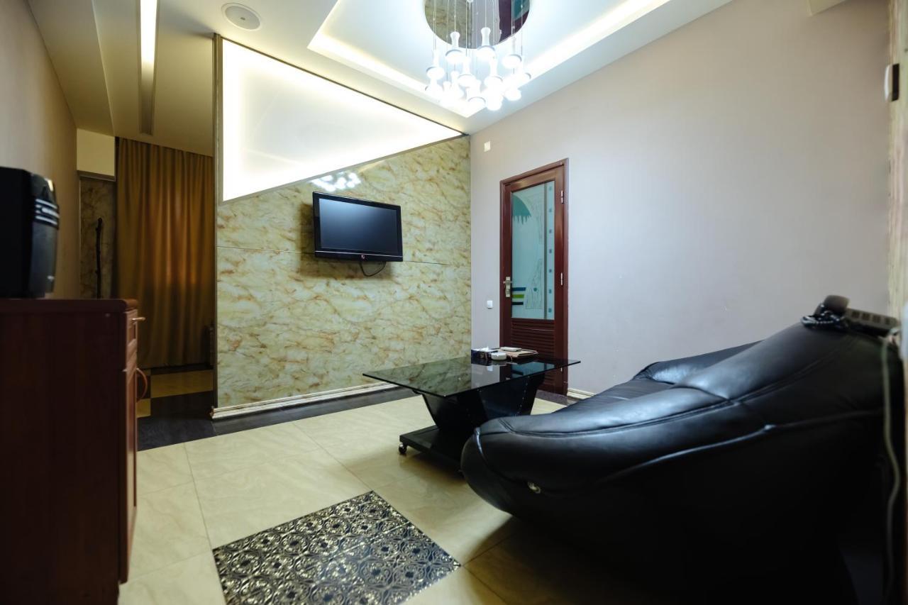 Golden Seconds Hotel Yerevan Exterior foto