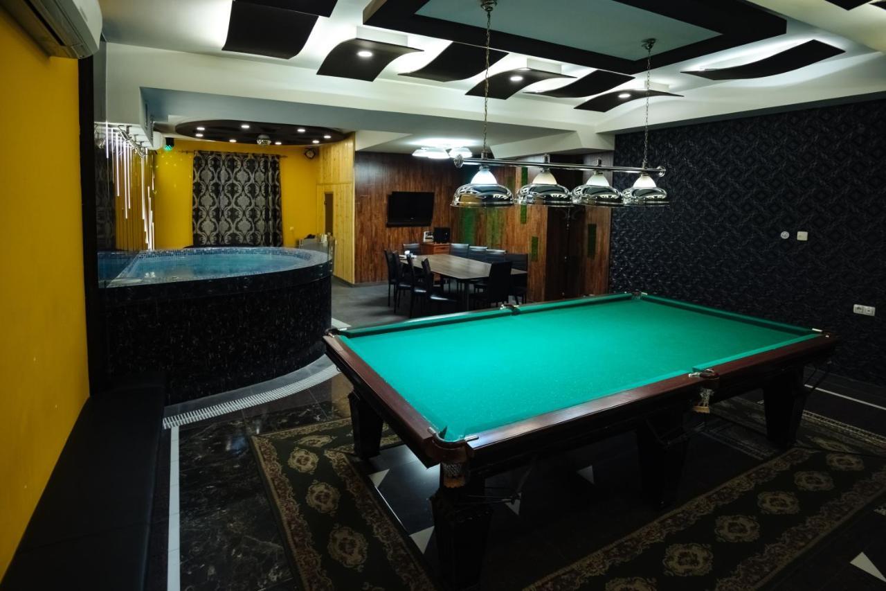 Golden Seconds Hotel Yerevan Exterior foto