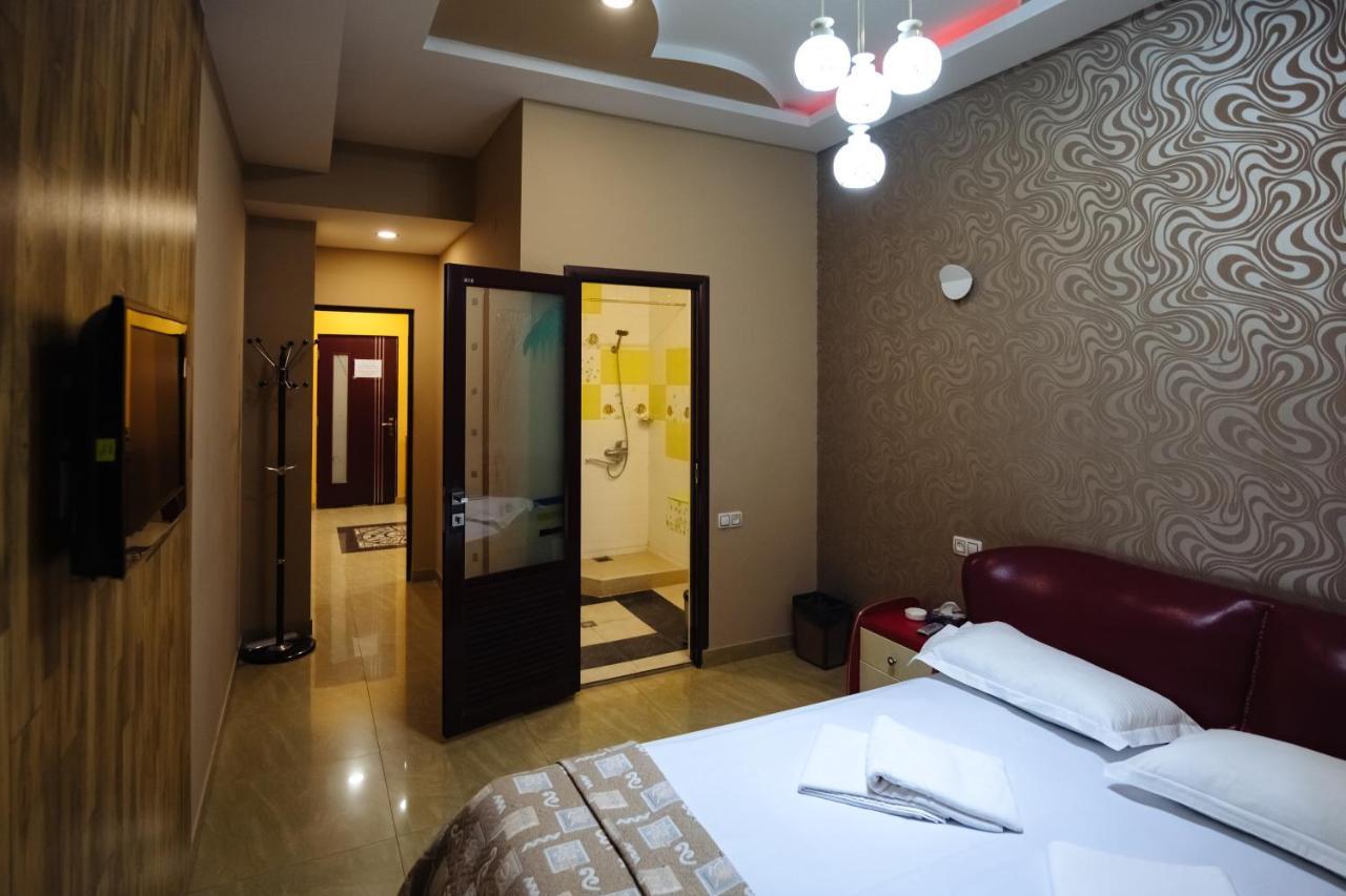 Golden Seconds Hotel Yerevan Exterior foto