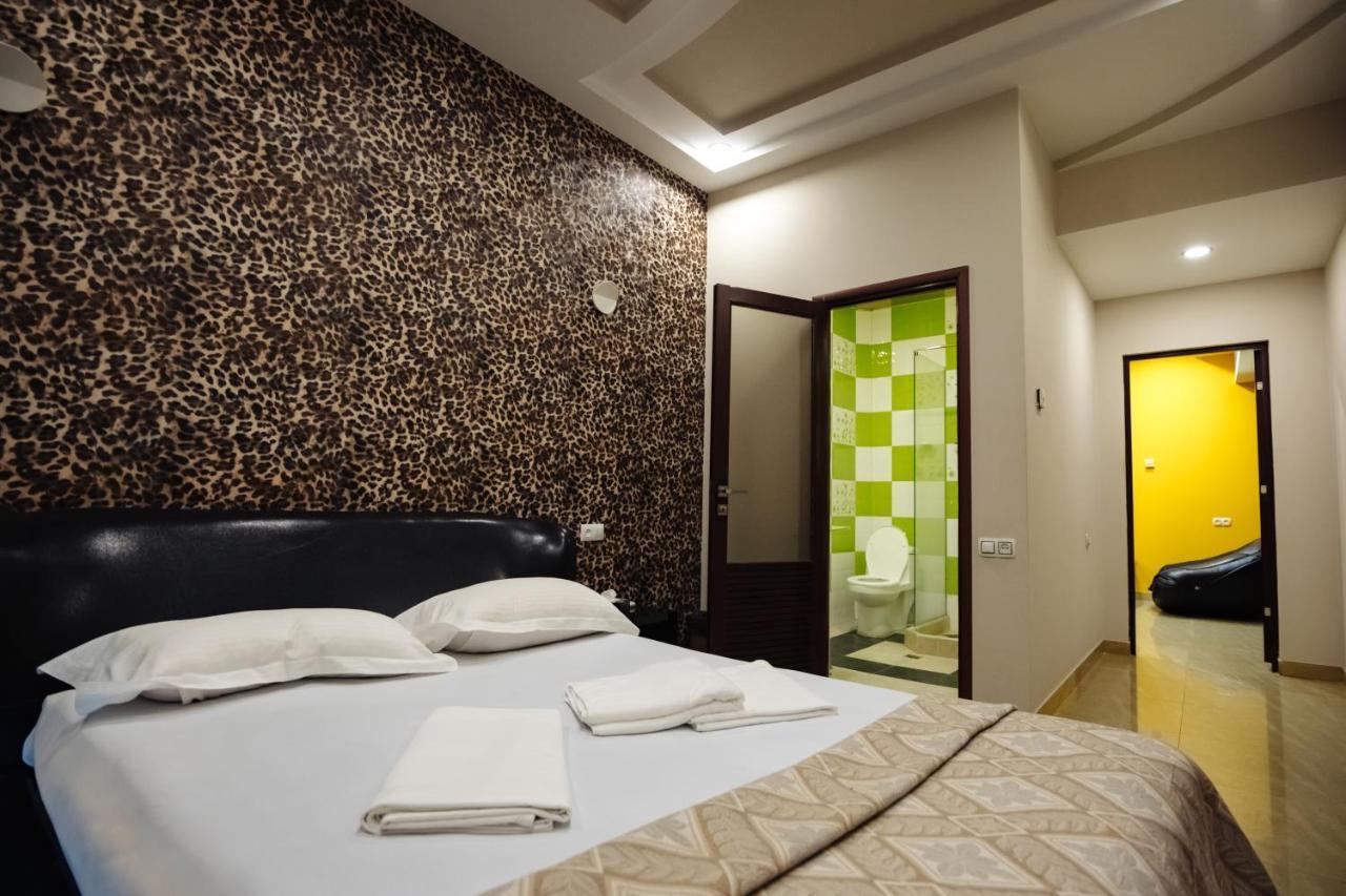 Golden Seconds Hotel Yerevan Exterior foto