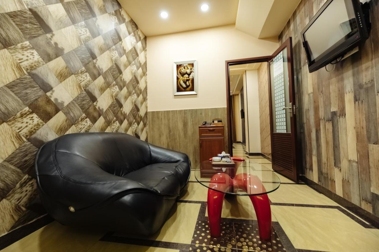 Golden Seconds Hotel Yerevan Exterior foto