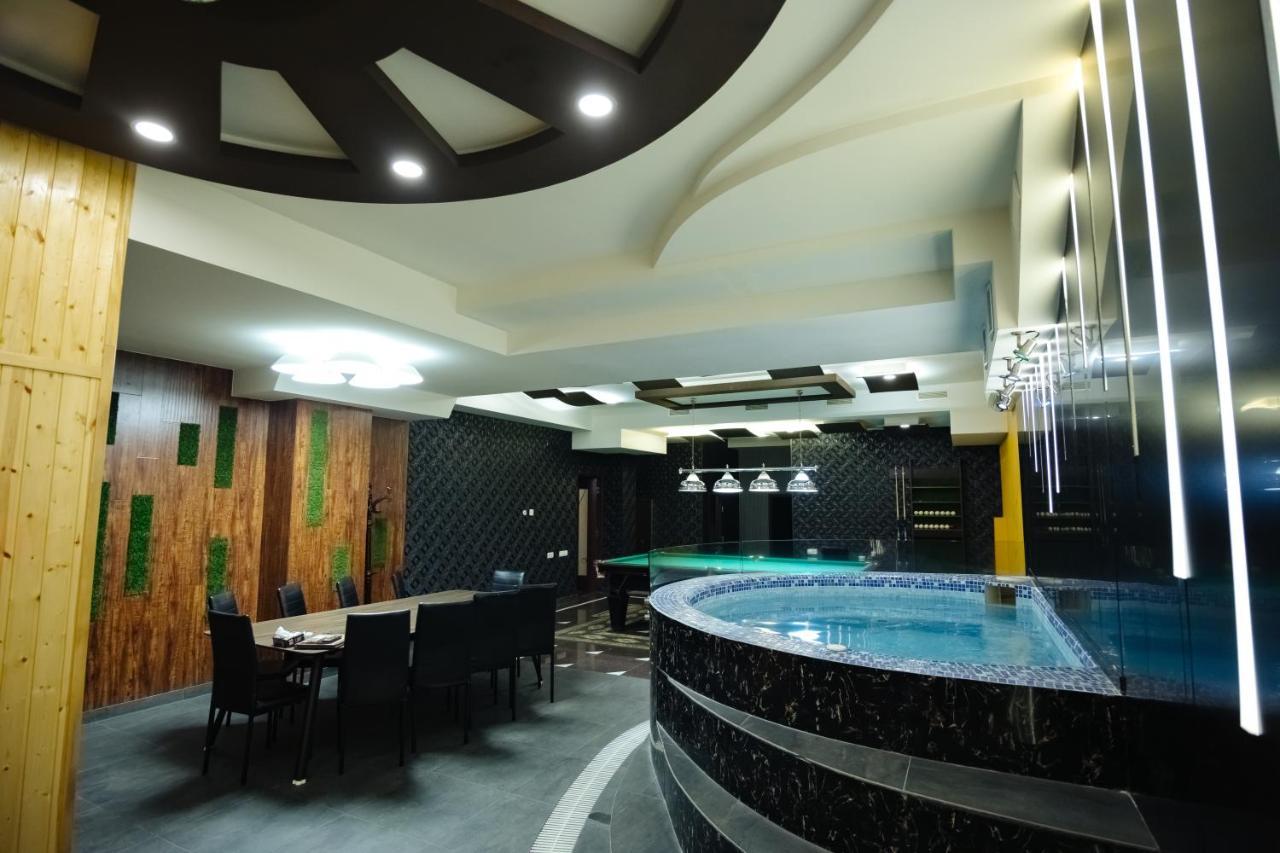 Golden Seconds Hotel Yerevan Exterior foto