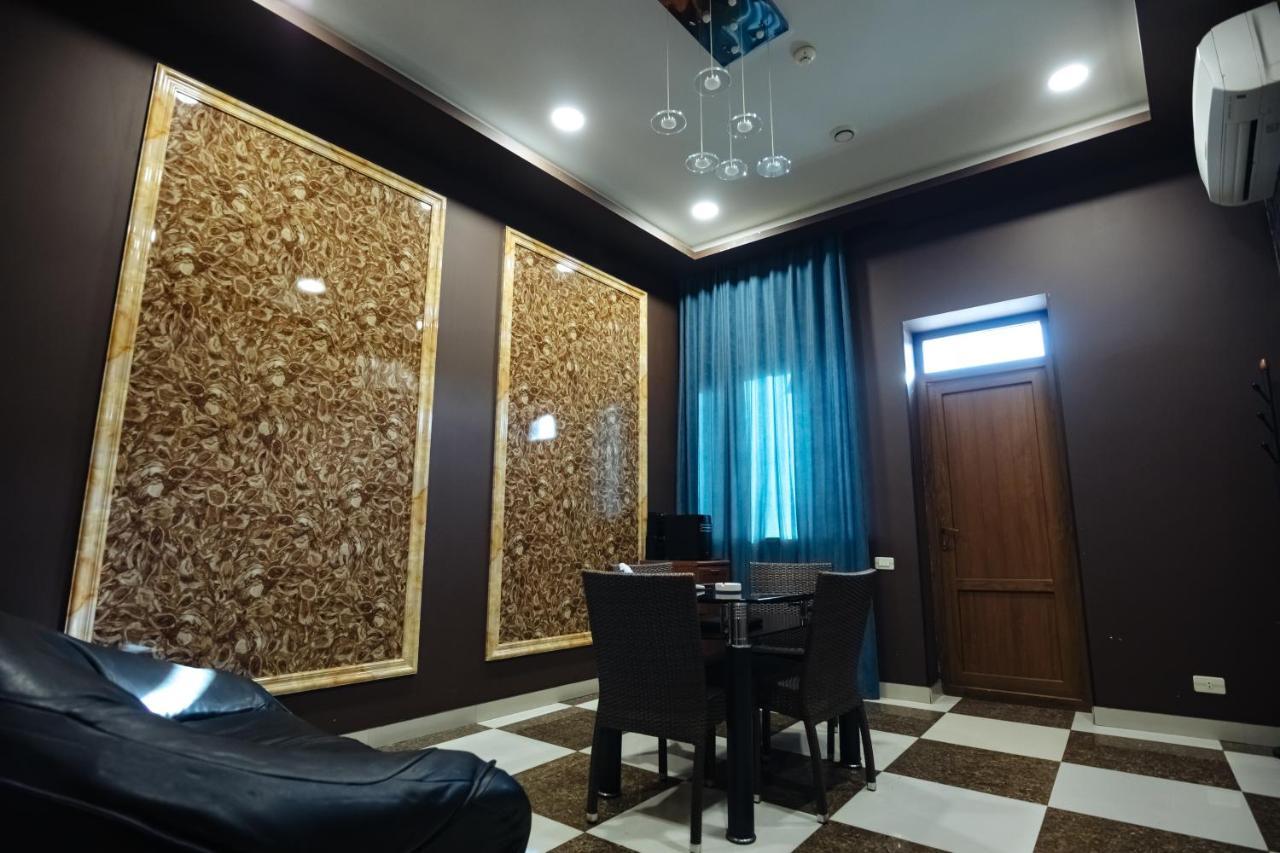 Golden Seconds Hotel Yerevan Exterior foto