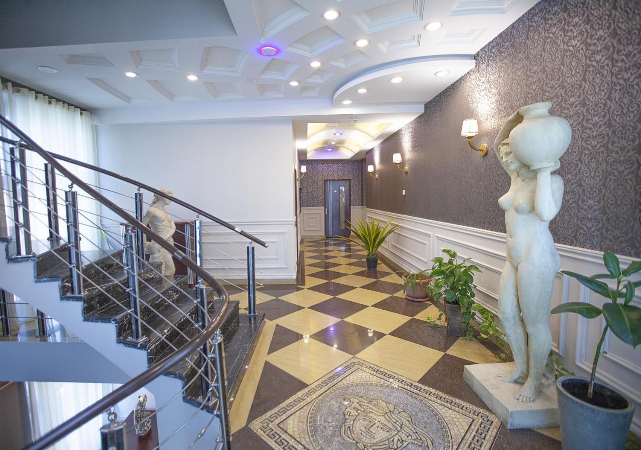 Golden Seconds Hotel Yerevan Exterior foto