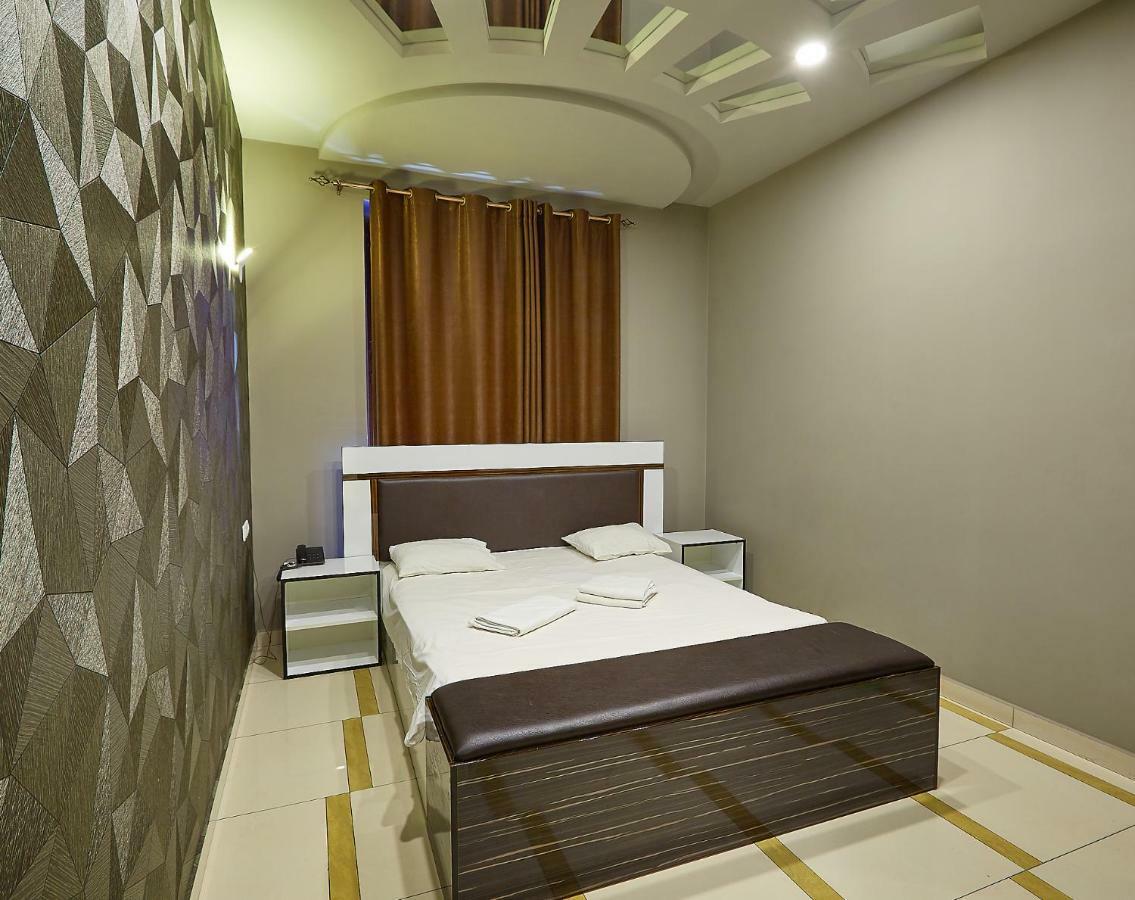 Golden Seconds Hotel Yerevan Exterior foto